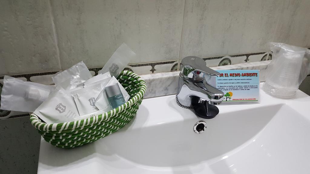 Hostal El Parque 산마틴데라베가 외부 사진